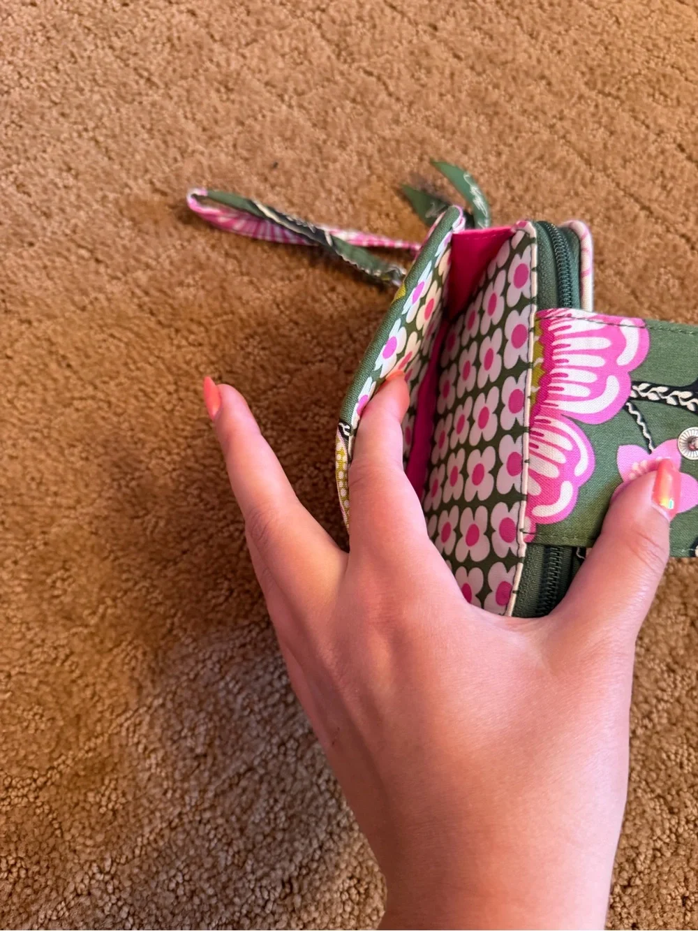 Vera Bradley Olivia Pink Cary It All Wristlet Colorful Green Pink Floral Print - Picture 4 of 6